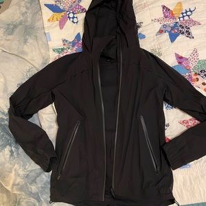 Lululemon black raincoat size 4